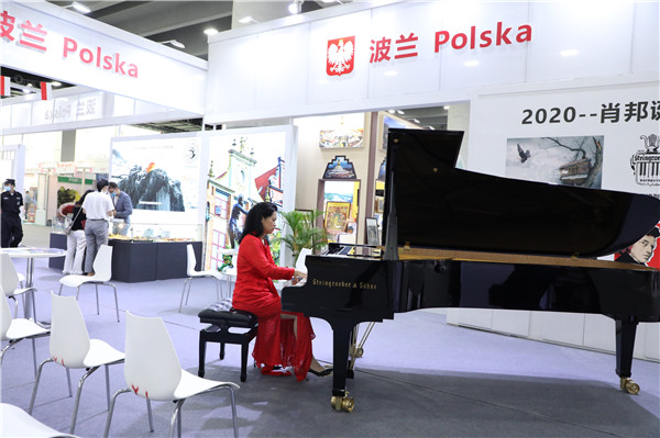 1601282662547090705.jpg 5Z4A2377.jpg