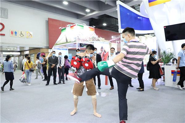 1601282462641012165.jpg 5Z4A2481.jpg