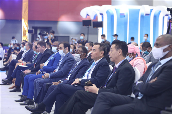 1601282426763096610.jpg 5Z4A1399.jpg