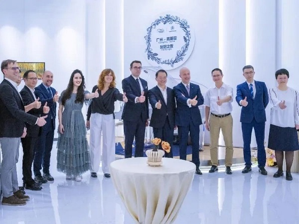 1682584988709069808.jpg Guangzhou holds the Guangzhou-Genoa Friendship Night event..jpg