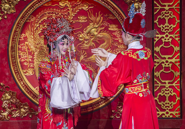 red boat2_副本.jpg