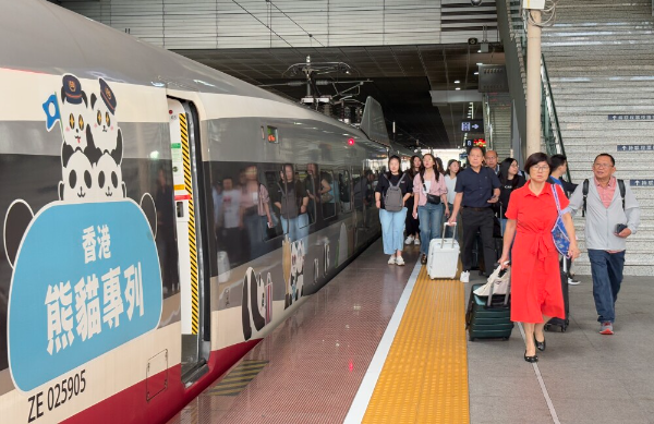 Guangzhou-Shenzhen-Hong Kong High-Speed Rail trips surpass 10 mln in 2025