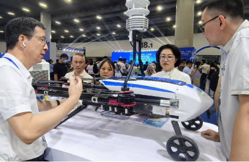 Guangzhou's low-altitude flight meteorological data service platform debuts at int'l emergency safety expo
