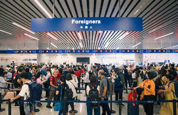 Guangzhou airport sees Central Asian travel boom