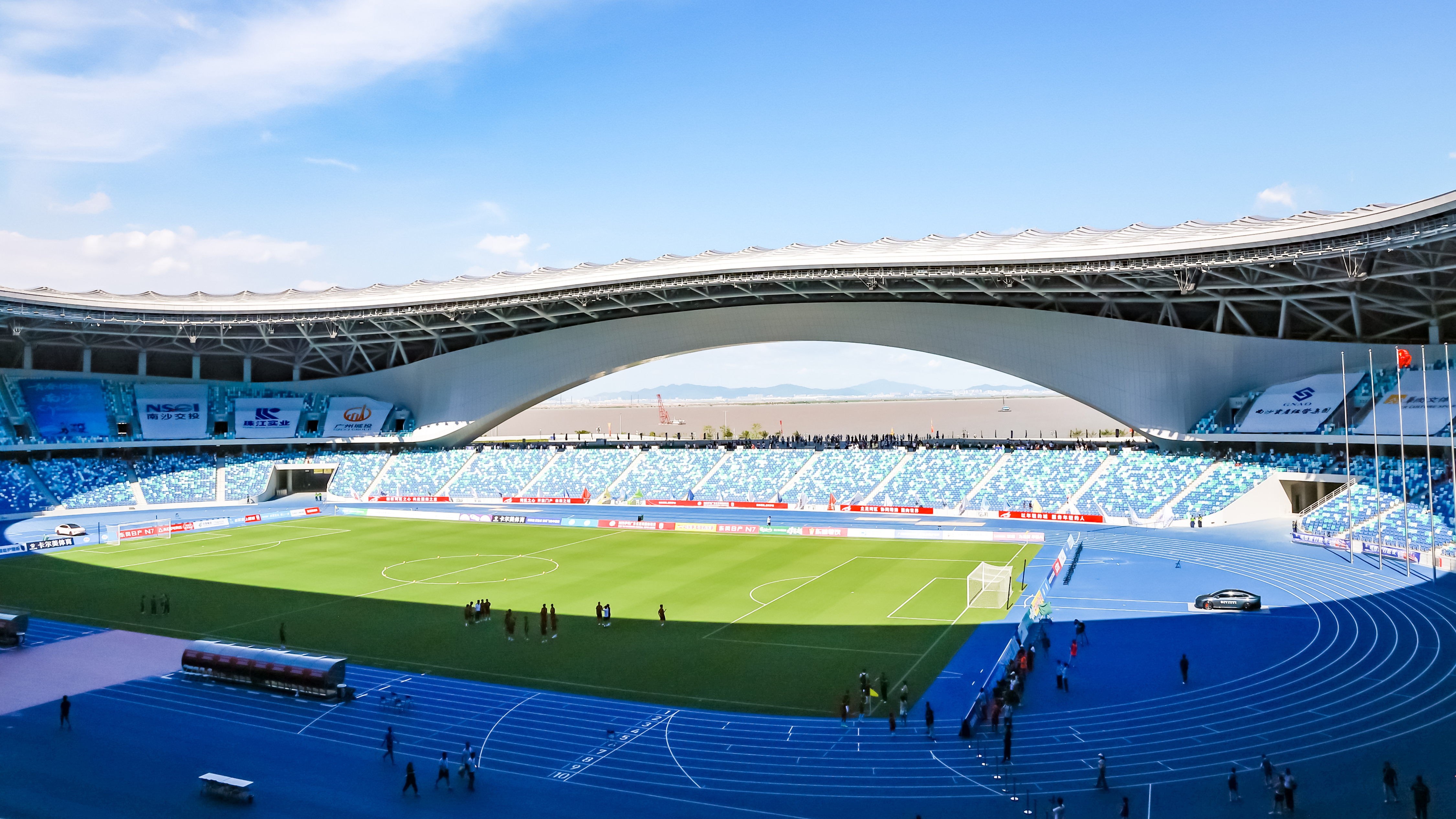 2025 Guangdong Super League kicks off, attracting 25,000 fans on opening day