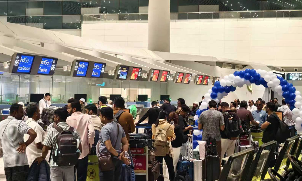 Passengers check in their luggage at the Netaji Subhash Chandra Bose International Airport in Kolkata, India on October 26, 2025. Photo: Courtesy of Indigo