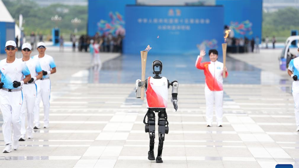 First-ever cross-boundary torch relay held for China's National Games