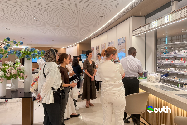 Health lecture and free clinic support foreign women in Guangzhou