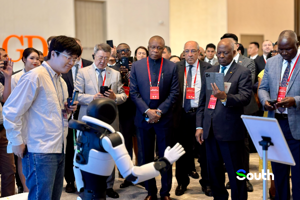 Diplomatic envoys and officials visit Guangdong to explore cooperation opportunities