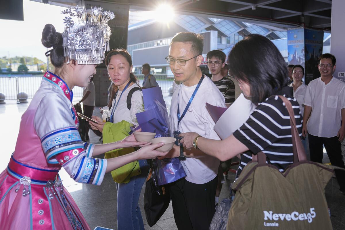 Direct train links Guangzhou and Zhangjiajie with new tourist service