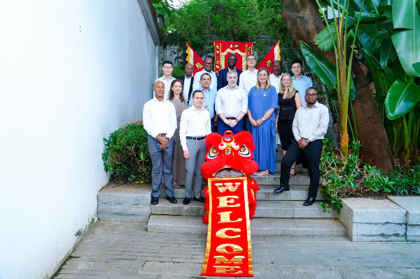 Foreign think tank delegation explores Guangzhou's tech, cultural heritage