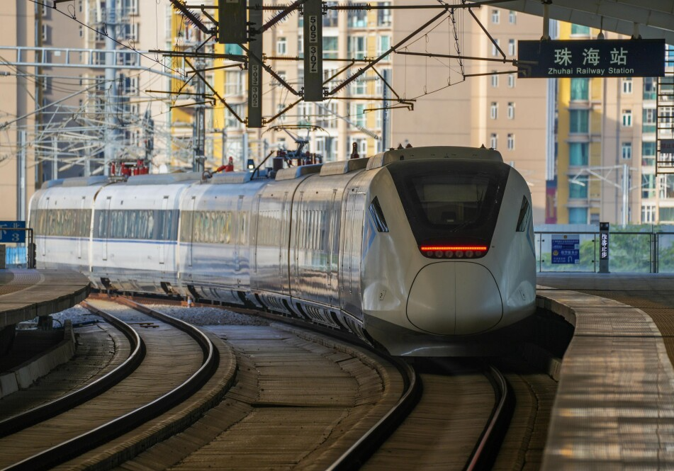 Guangdong intercity rail to add 274 holiday services, extend ticket window