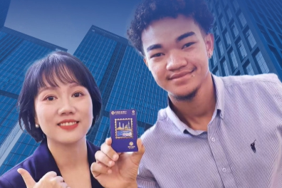 How many things can foreign buyers in China do with one card in hand?