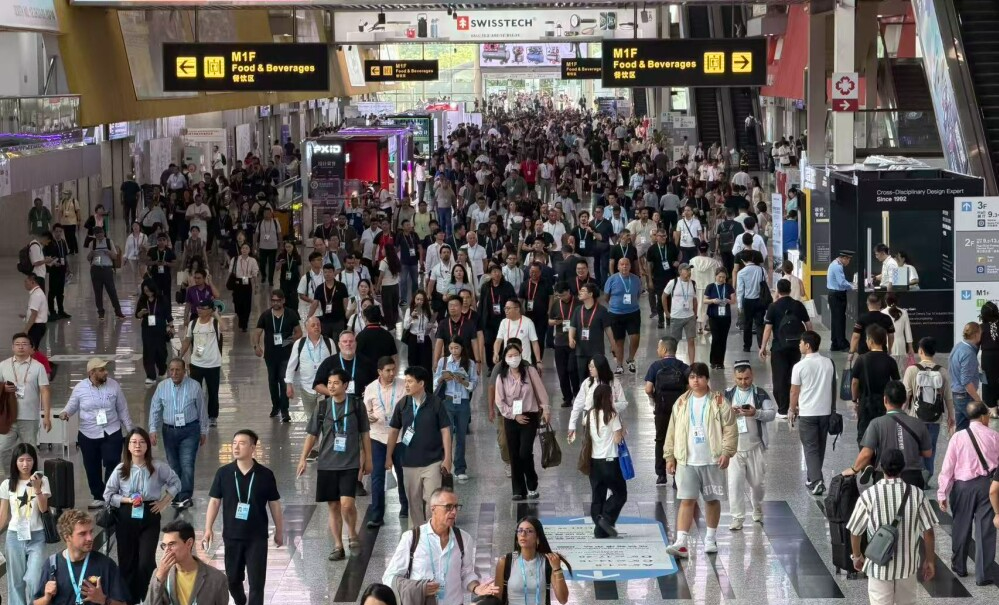 140th Canton Fair welcomes global buyers on opening day